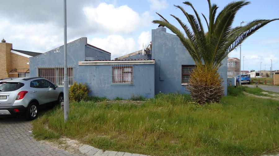 4 Bedroom Property for Sale in Strandfontein Western Cape